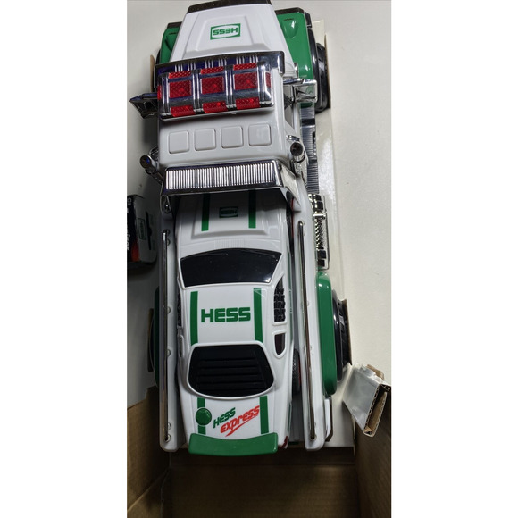 Hess 2011 White and Green Toy Truck & Pull Back Race Car Lights Sounds Ramp - Picture 10 of 14